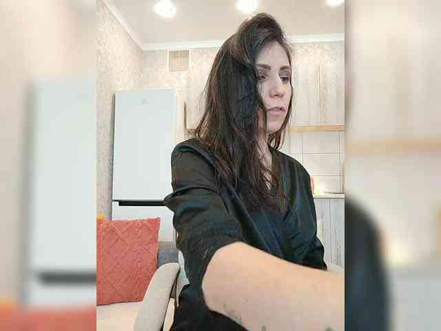 HotyWinter84 Live Webcam on BongaCams