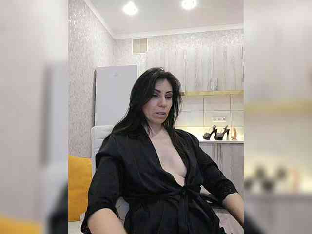 HotyWinter84 Live Webcam on BongaCams