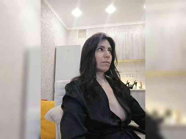 HotyWinter84 Live Webcam on BongaCams