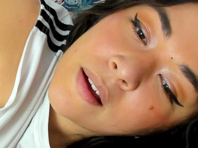 Brianna20's BongaCams show and profile