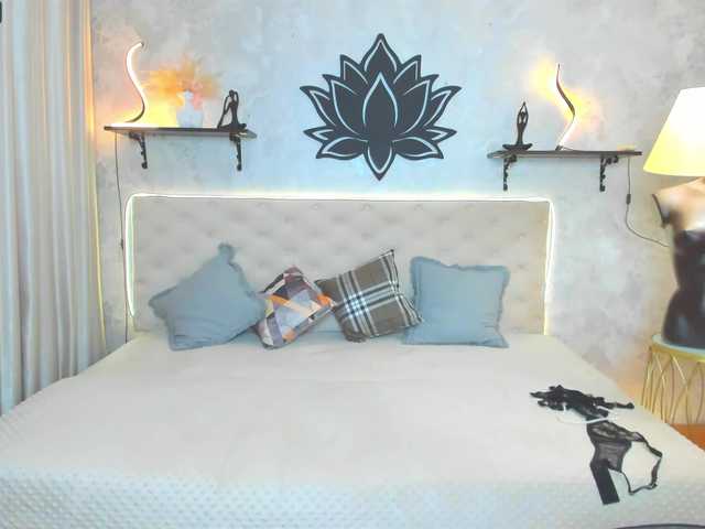  Bianka-strip chat room