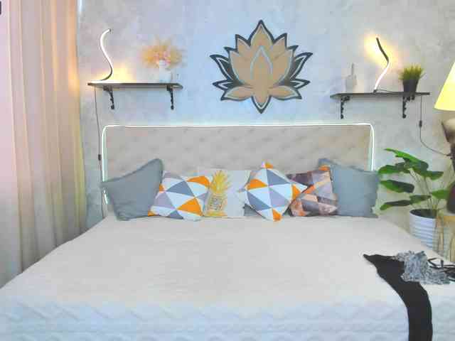 Bianka-strip Live Webcam on BongaCams