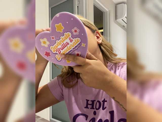 LittleToxic's BongaCams show and profile