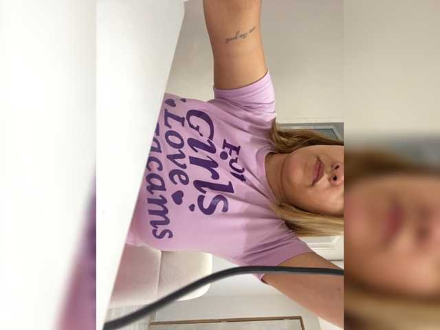 LittleToxic's BongaCams show and profile