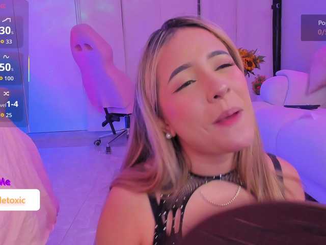 LittleToxic's BongaCams show and profile