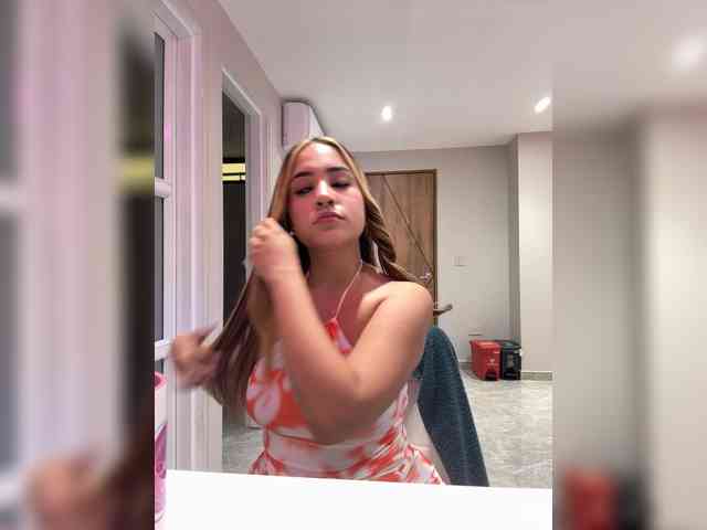 LittleToxic webcam