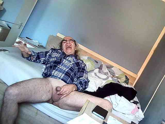 borut689 Live Webcam on BongaCams