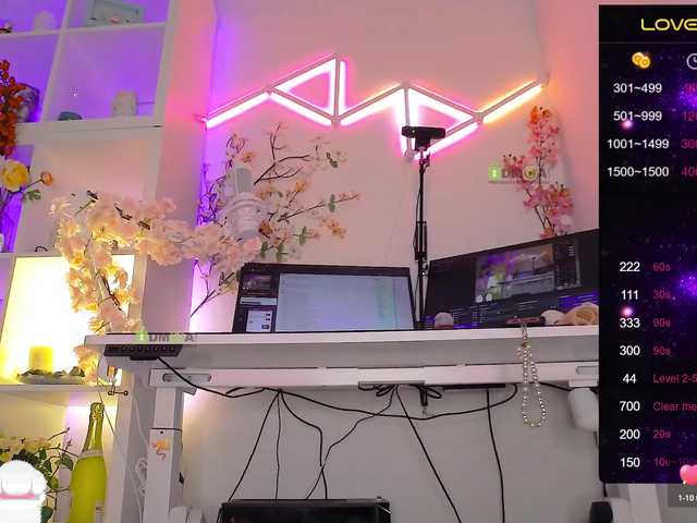 go to chat with _Marilyn_