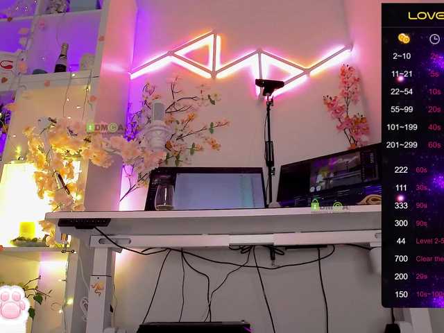 go to chat with _Marilyn_