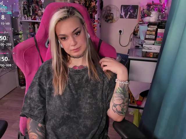 ChloeKohaku's BongaCams show and profile