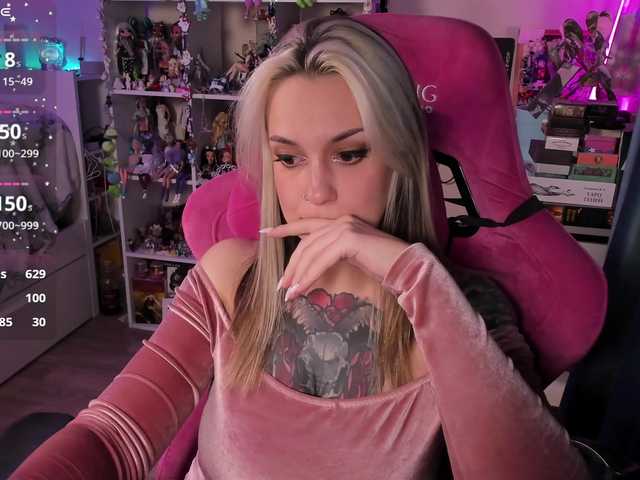 ChloeKohaku's BongaCams show and profile