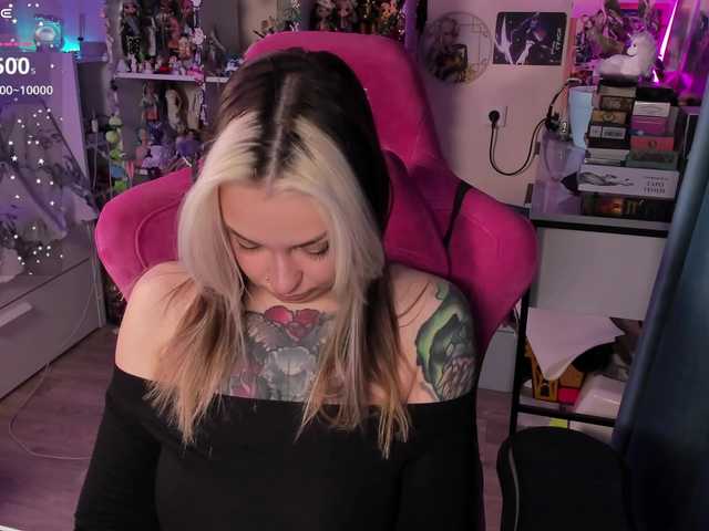 ChloeKohaku's BongaCams show and profile