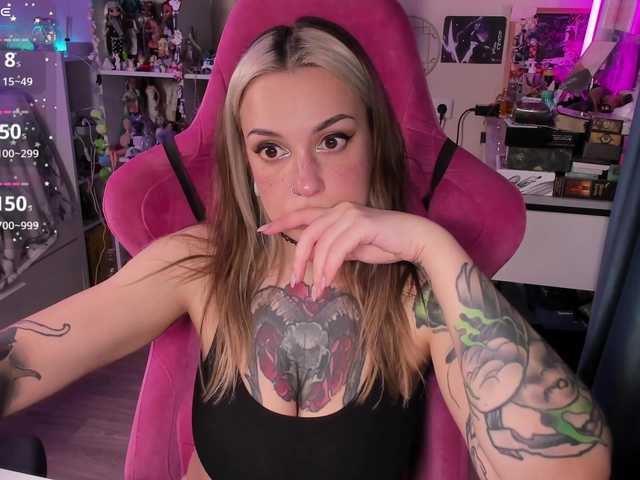 ChloeKohaku's BongaCams show and profile