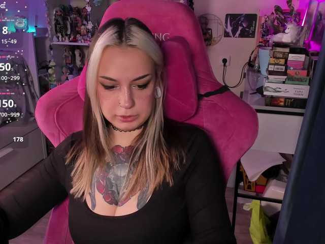 ChloeKohaku's BongaCams show and profile