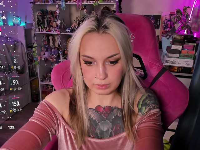 ChloeKohaku's BongaCams show and profile