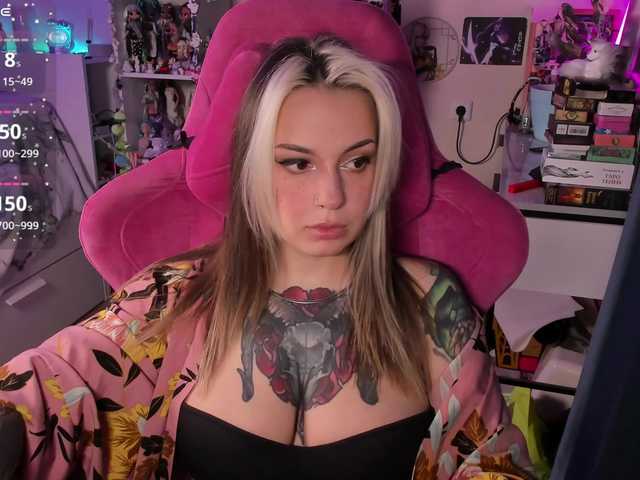 ChloeKohaku's BongaCams show and profile