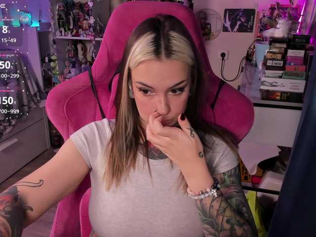 ChloeKohaku's BongaCams show and profile