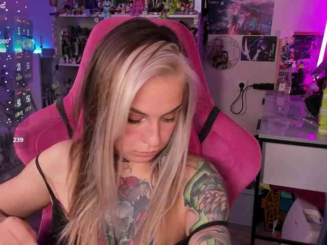 ChloeKohaku webcam