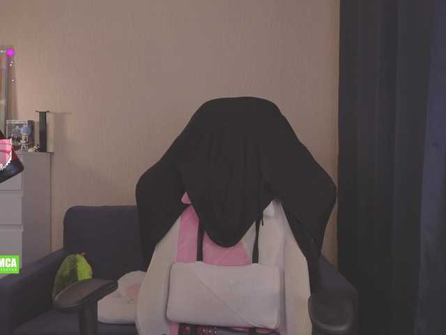 CreamMeow's BongaCams show and profile