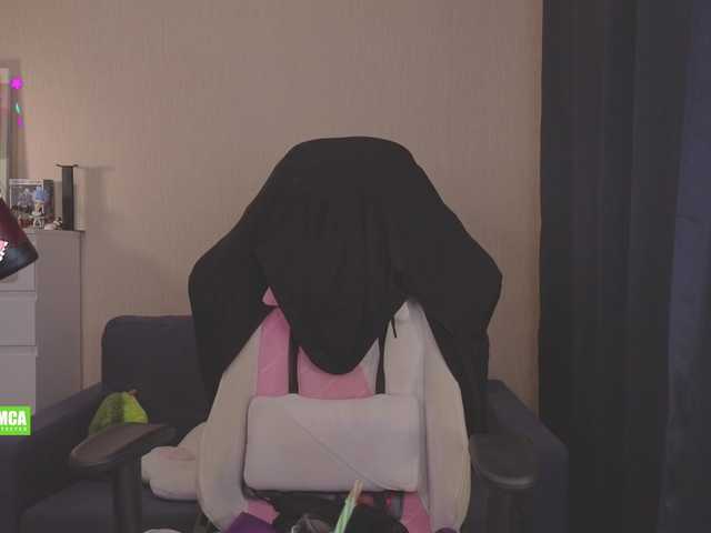 CreamMeow's BongaCams show and profile