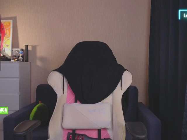 CreamMeow's BongaCams show and profile