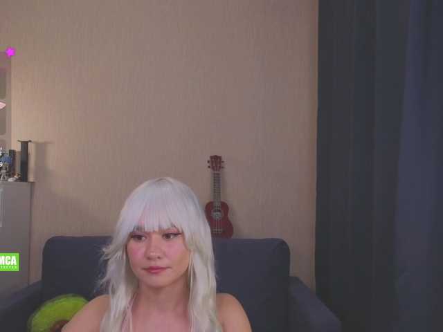CreamMeow's BongaCams show and profile
