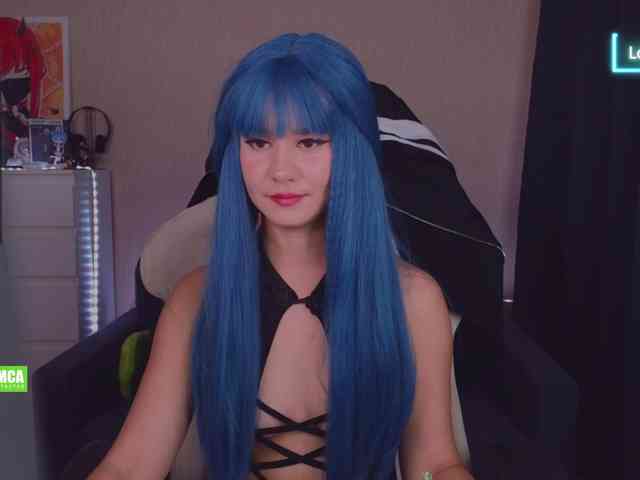 CreamMeow's webcam live show