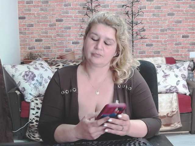 RoseBBW webcam bongacams model stream image