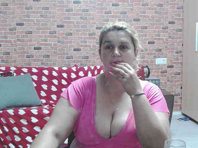 RoseBBW webcam