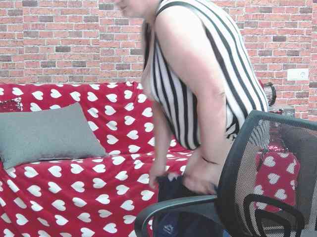 RoseBBW webcam