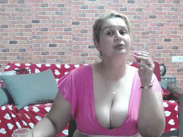 RoseBBW webcam