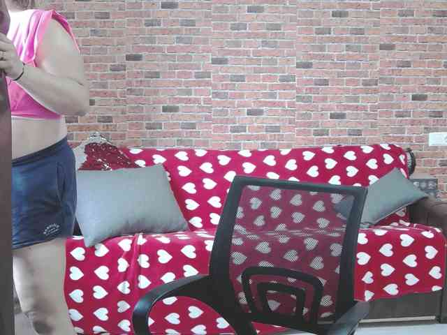 RoseBBW webcam