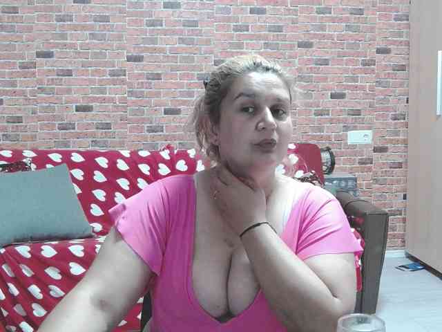 RoseBBW webcam