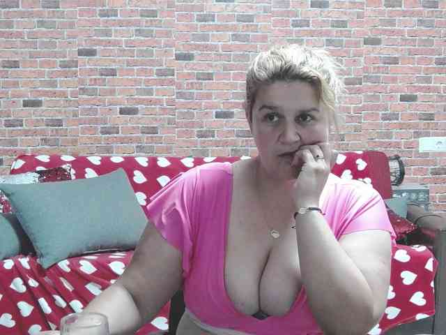 RoseBBW webcam