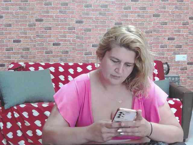RoseBBW webcam