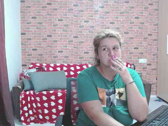 RoseBBW webcam