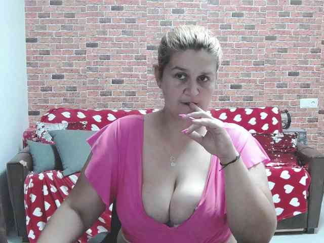 RoseBBW webcam