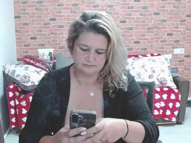 RoseBBW webcam