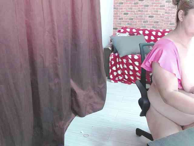 RoseBBW webcam