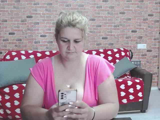 RoseBBW webcam