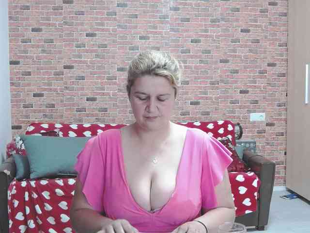 RoseBBW webcam