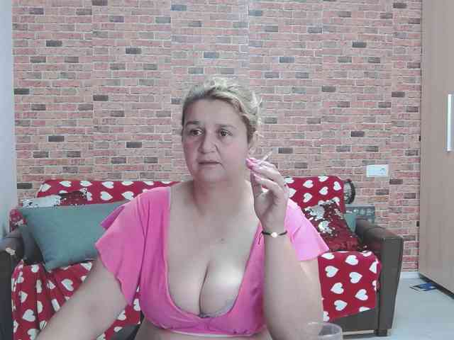 RoseBBW webcam