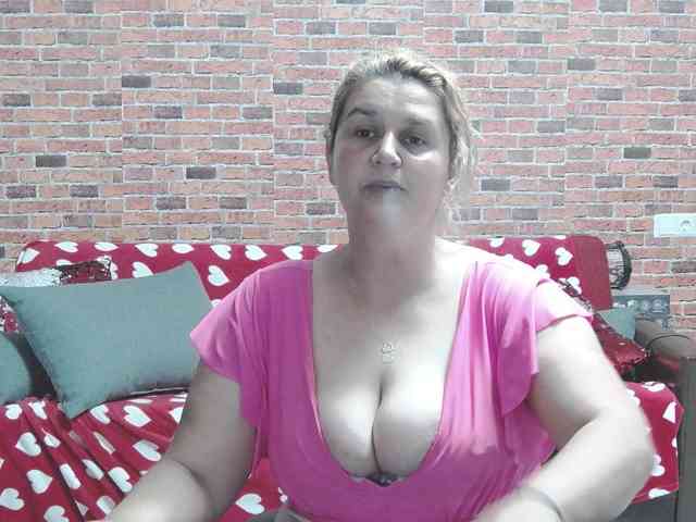 RoseBBW webcam