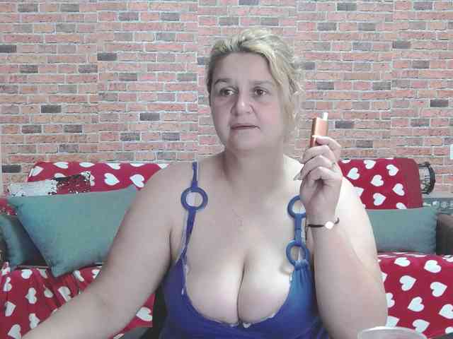 RoseBBW webcam