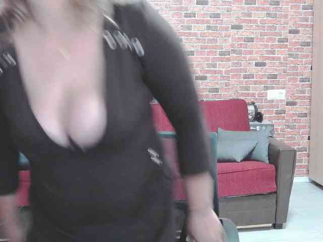 RoseBBW webcam