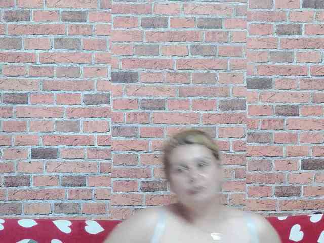 RoseBBW webcam
