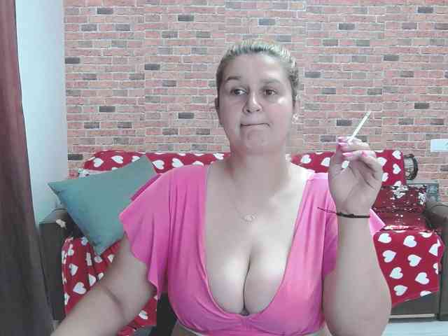 RoseBBW webcam
