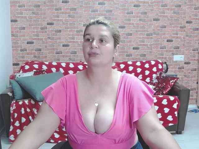 RoseBBW webcam