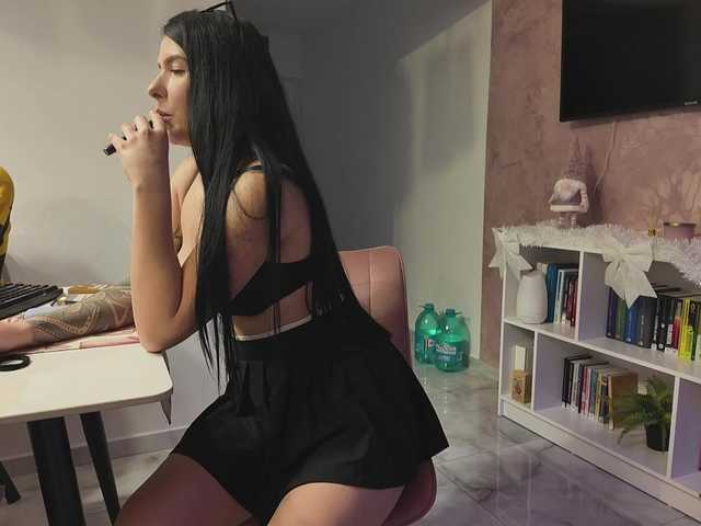 Valeriaxoxo's BongaCams show and profile
