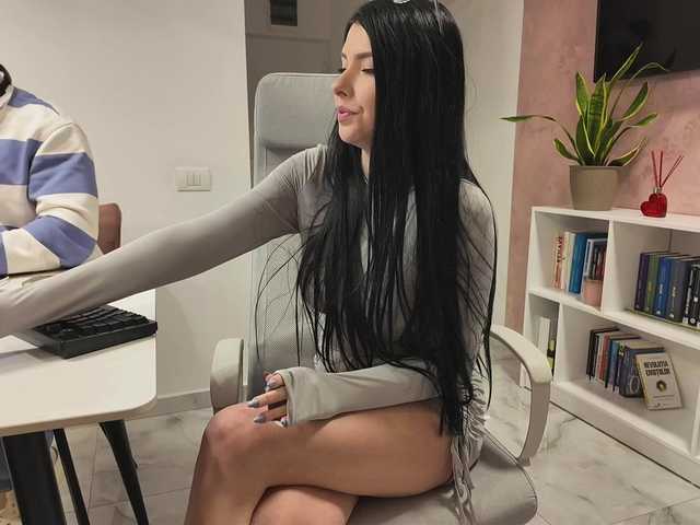 Valeriaxoxo's BongaCams show and profile